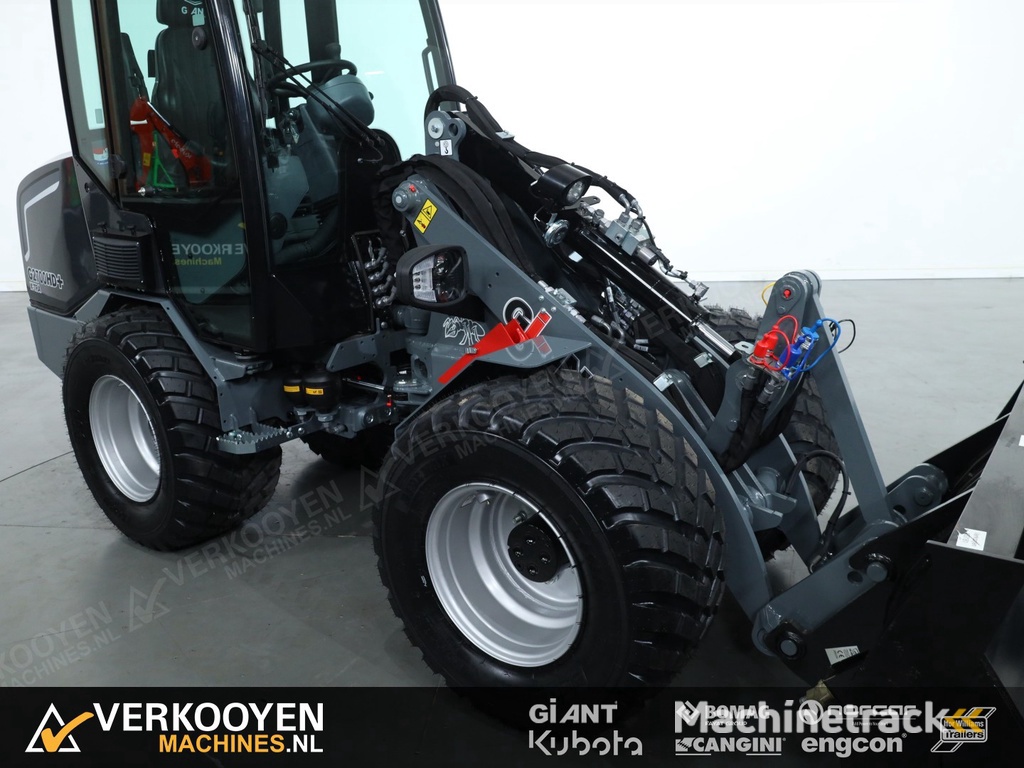 2025 Giant G2700 X-tra HD+ (Cabine) VK10166