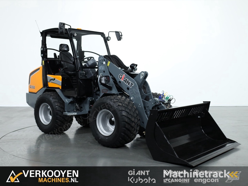 2025 Giant G3500 VK10182