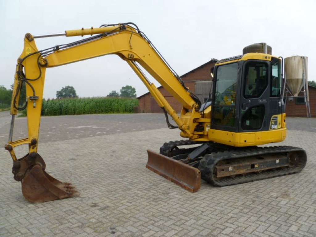Komatsu PC88MR-6
