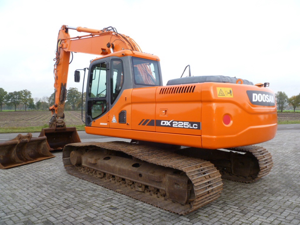 Doosan DX225LC