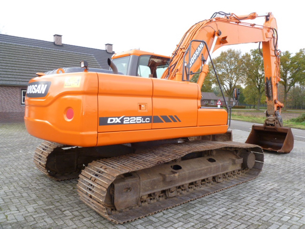 Doosan DX225LC