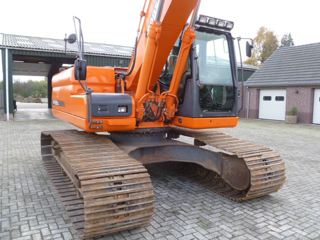 Doosan DX225LC