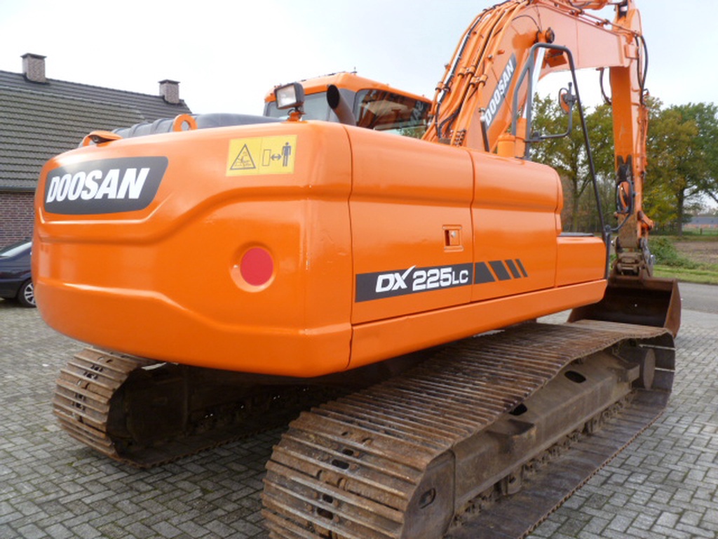 Doosan DX225LC