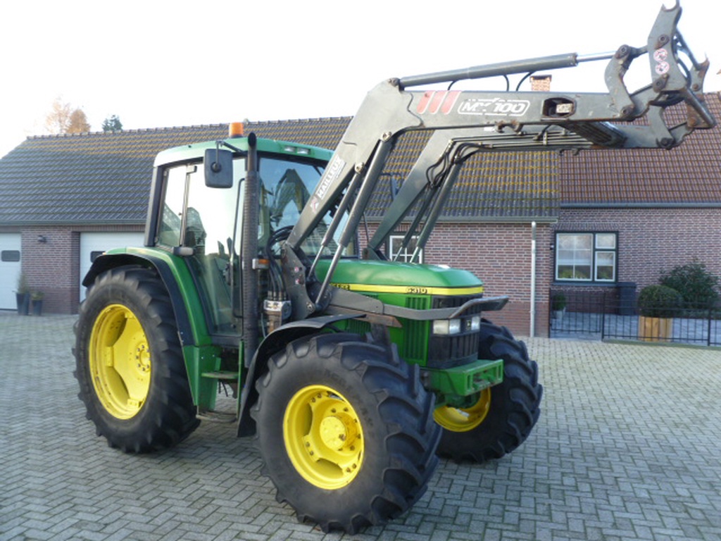 John Deere 6310