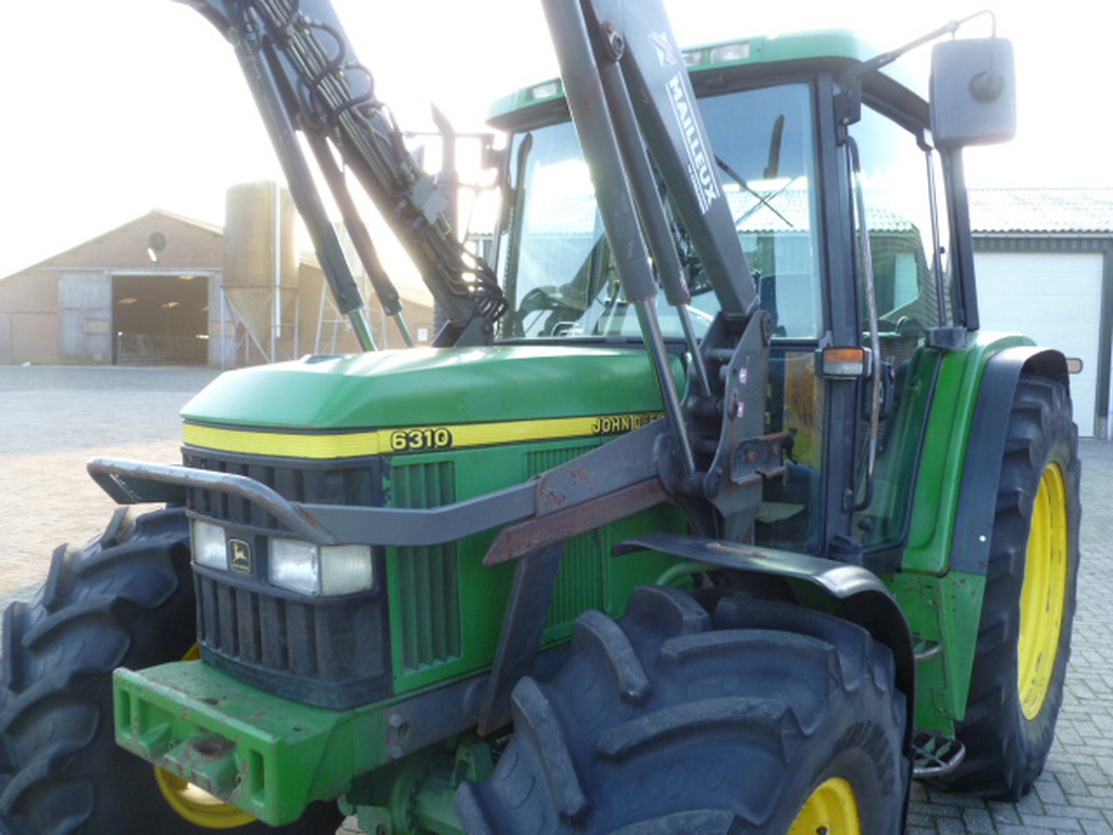 John Deere 6310