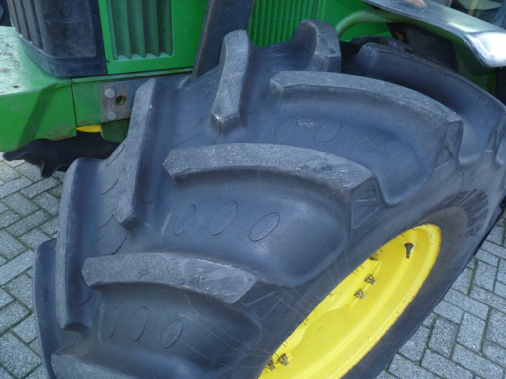 John Deere 6310