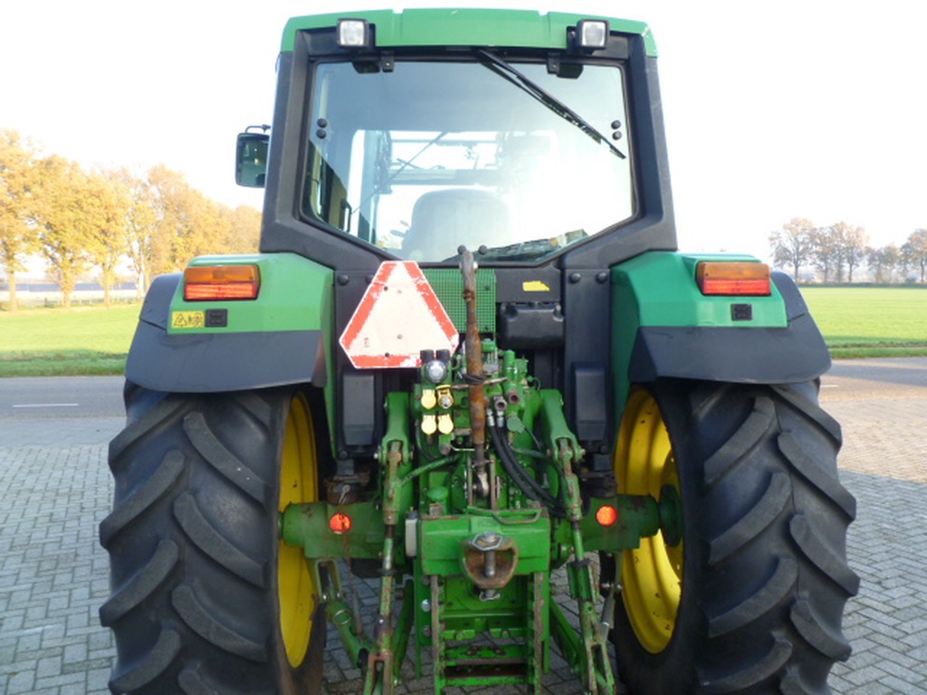 John Deere 6310