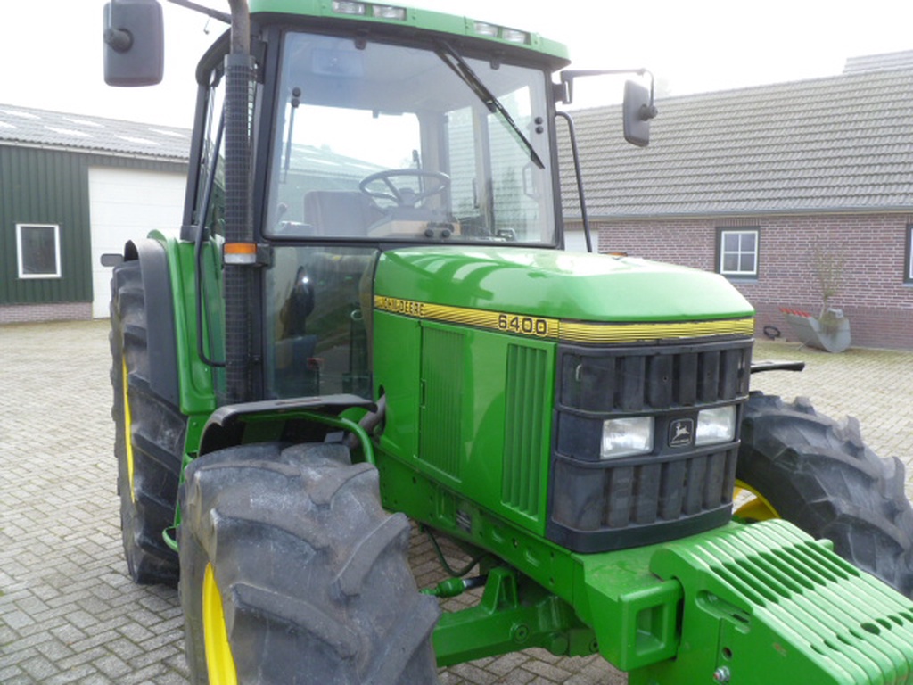 John Deere 6400