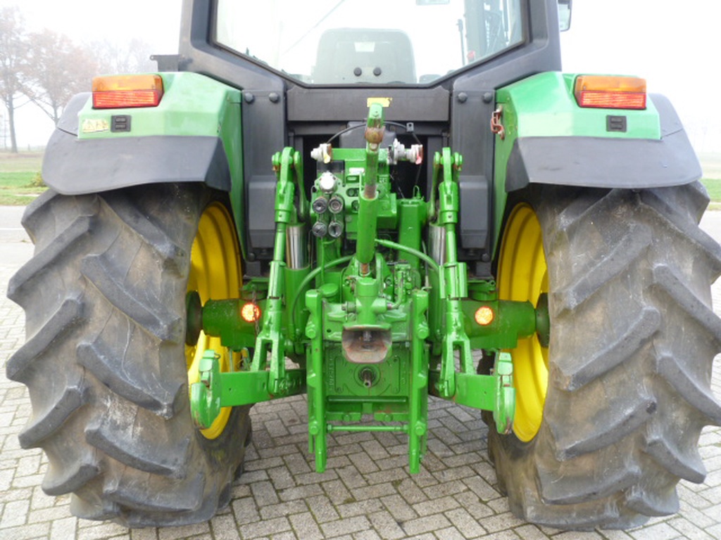 John Deere 6400