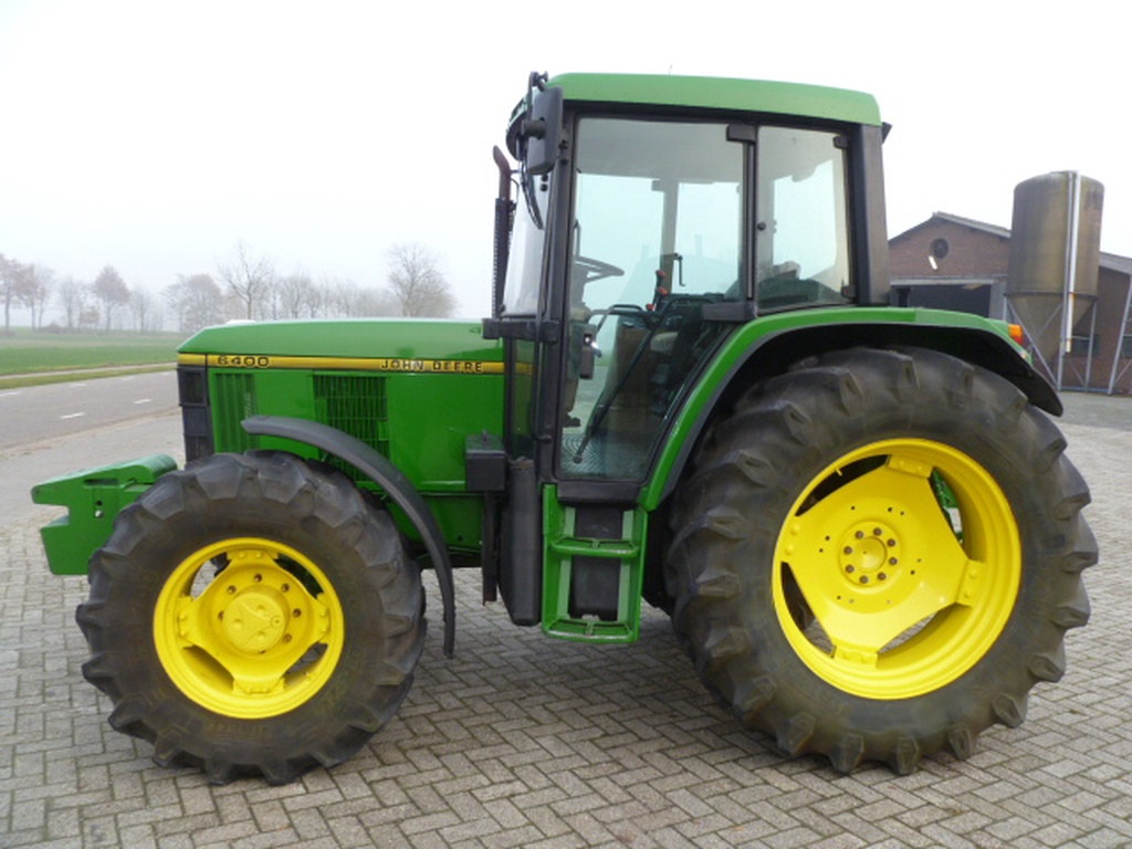 John Deere 6400