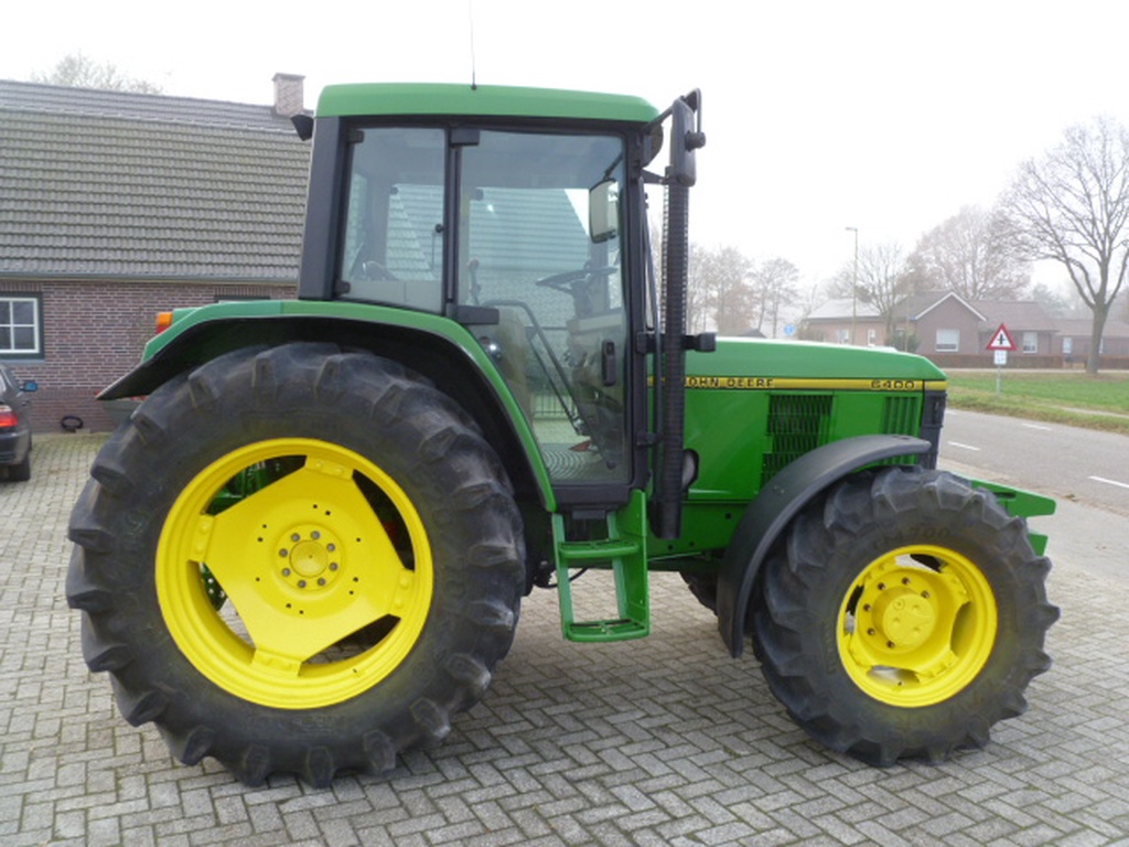 John Deere 6400