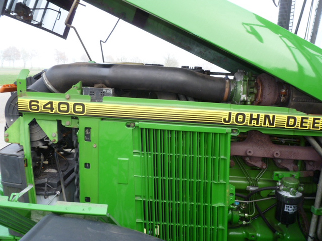 John Deere 6400