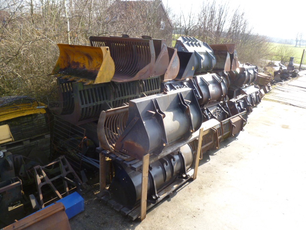 Dichte / Puin bakken 4x1 / Zijkiep / hoogkiep bakken