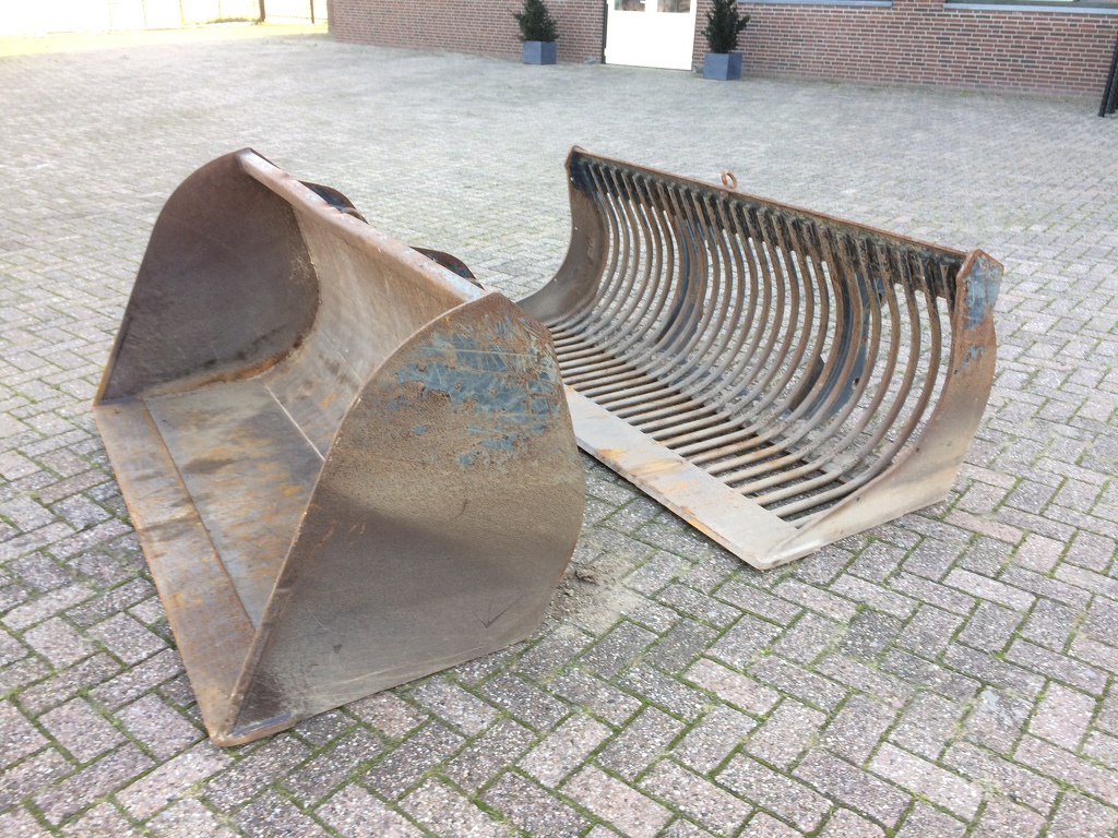 Dichte bak + Puinbak Volvo L30/L35