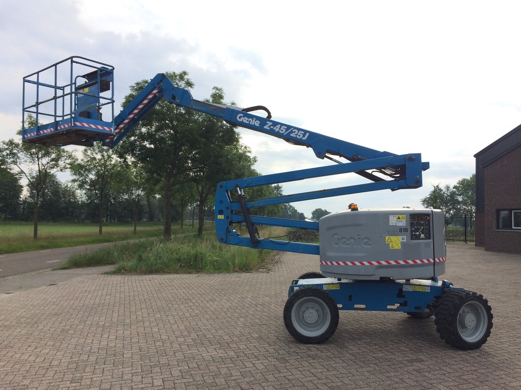 Genie Z45/25J 2013