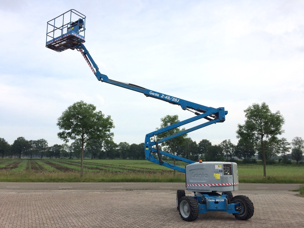Genie Z45/25J 2013