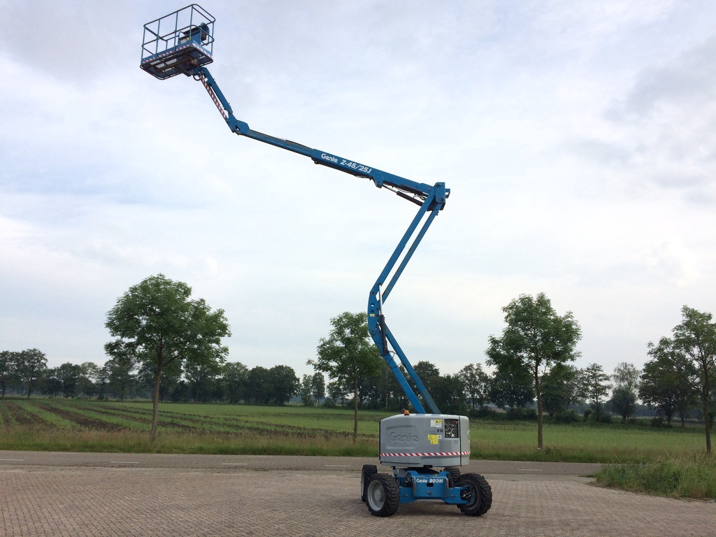 Genie Z45/25J 2013