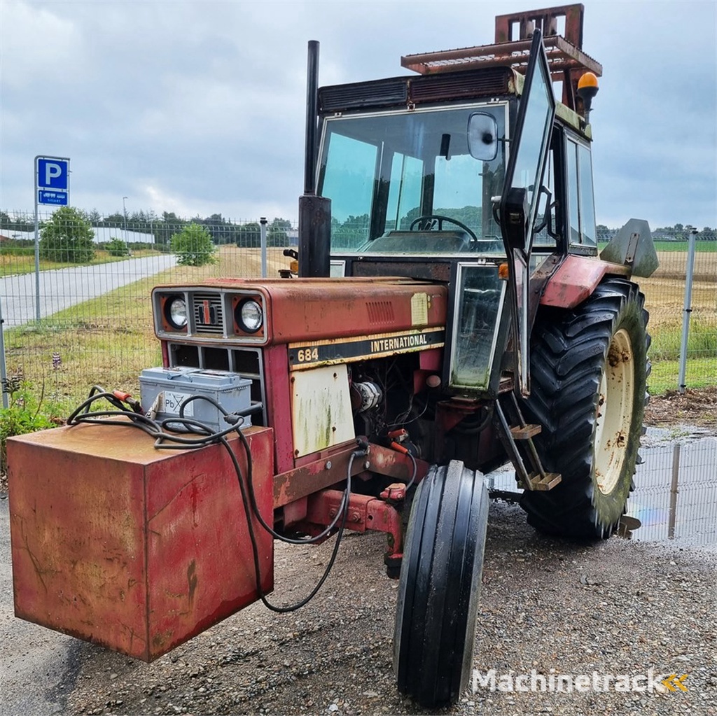 International IH 684