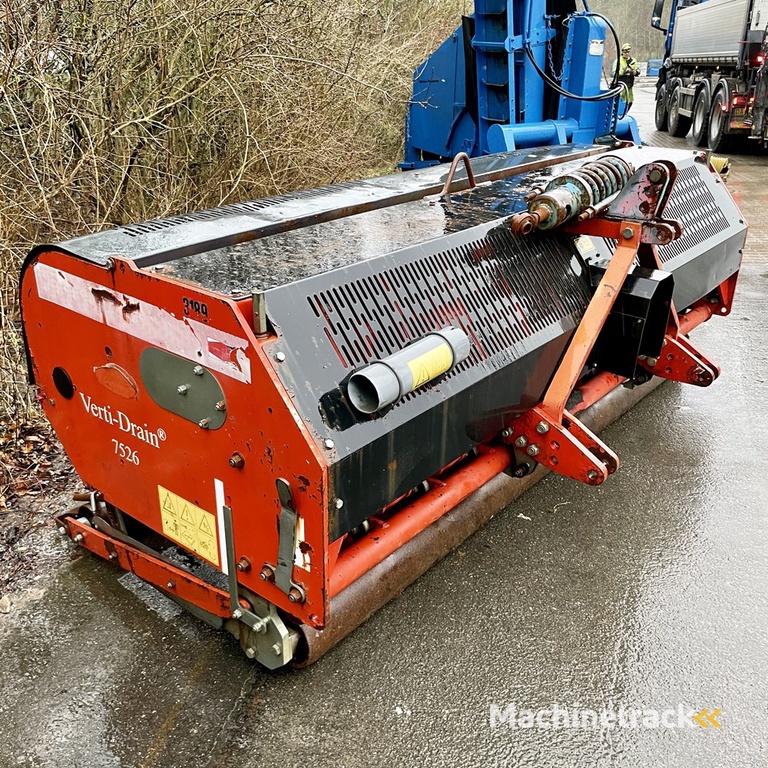 Verti-Drain VD 7526