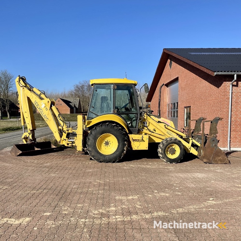 New Holland LB110-4