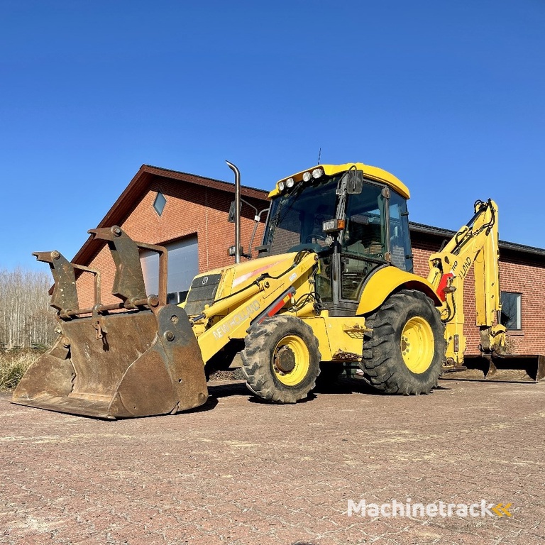New Holland LB110-4