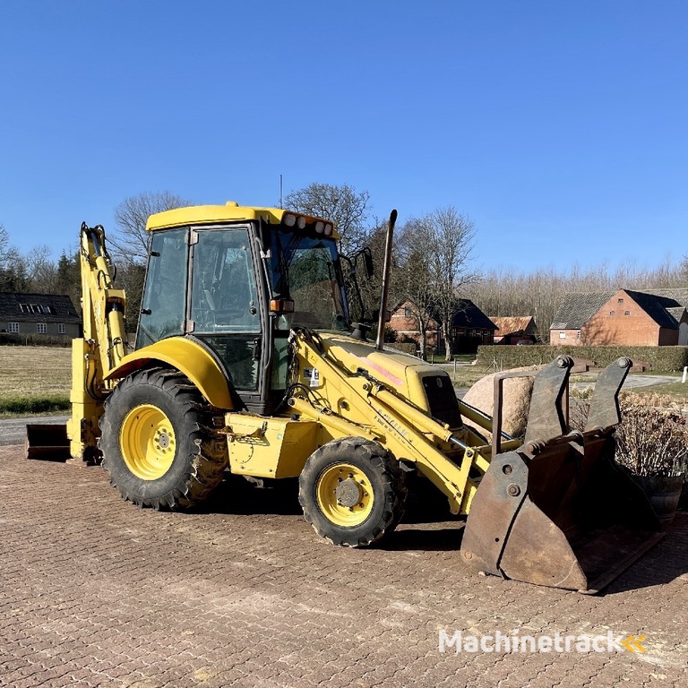 New Holland LB110-4
