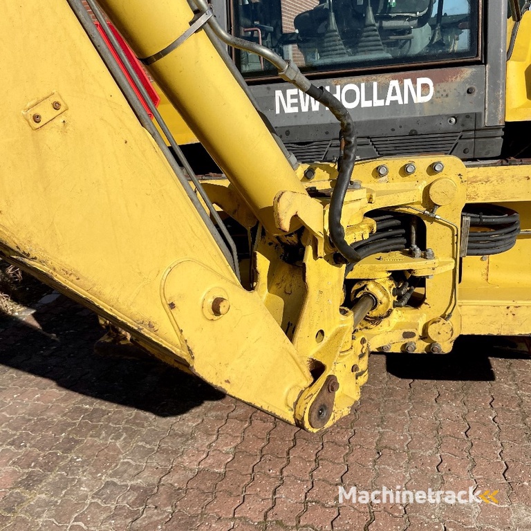 New Holland LB110-4
