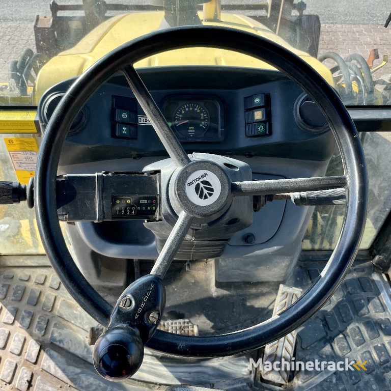 New Holland LB110-4
