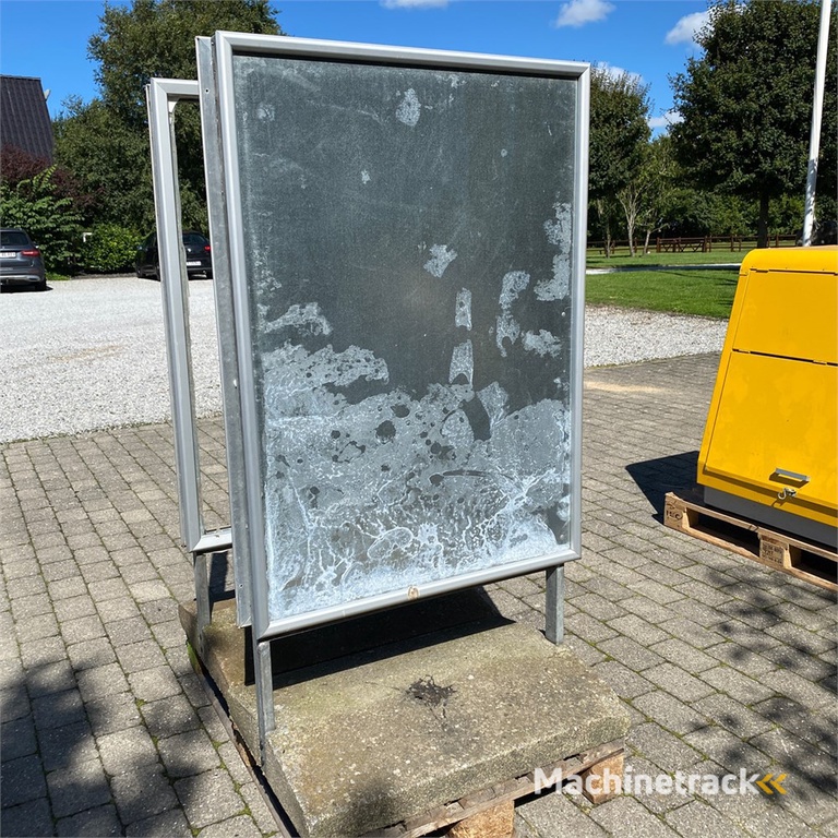 ABC Plakat holder m. beton fod