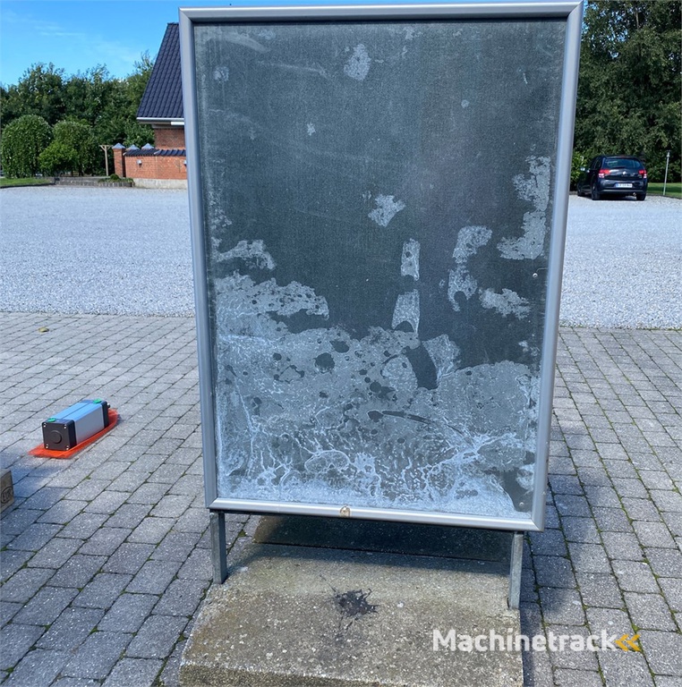 ABC Plakat holder m. beton fod