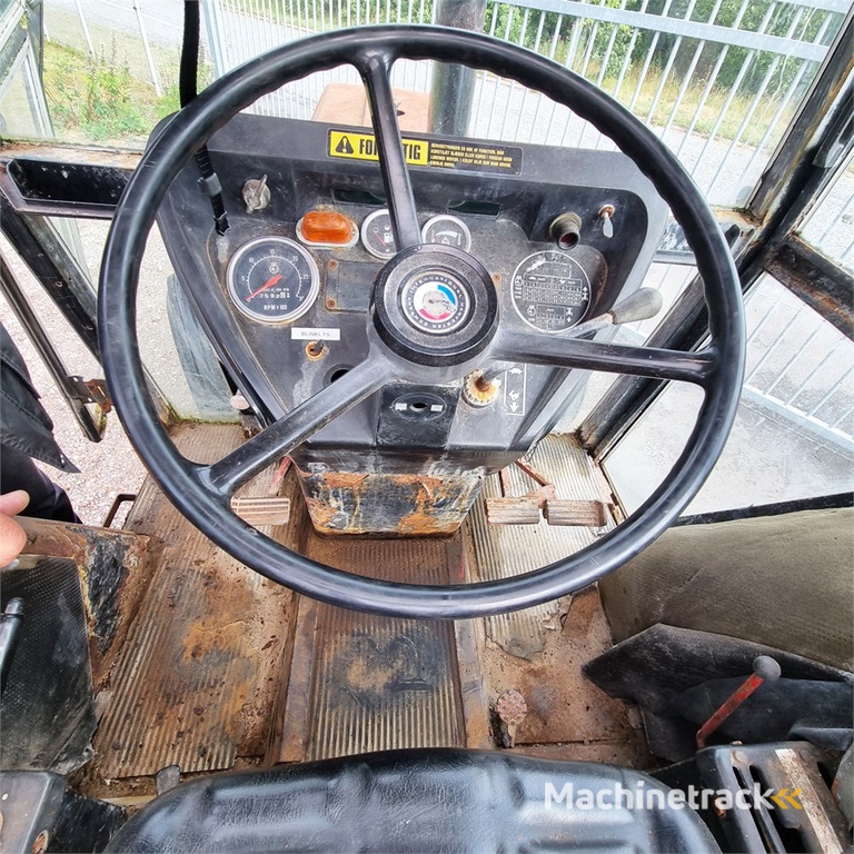 International IH 684