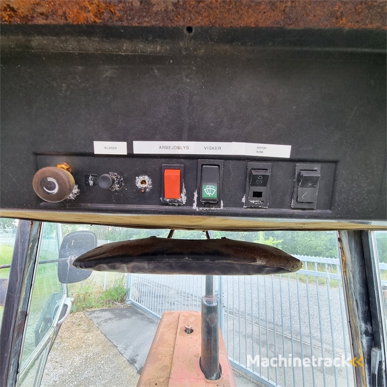 International IH 684