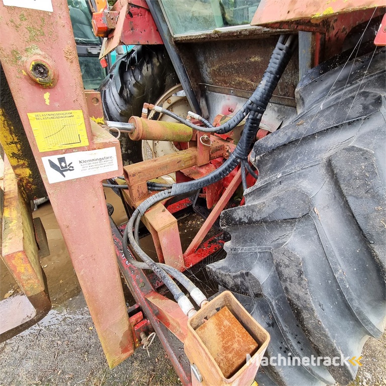 International IH 684