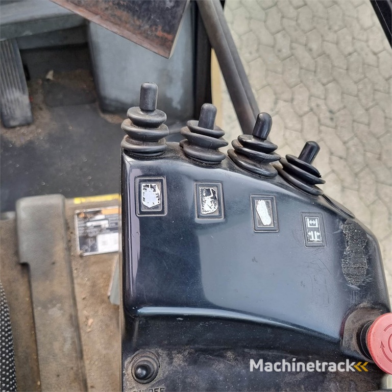 Caterpillar DP 40 K - 2