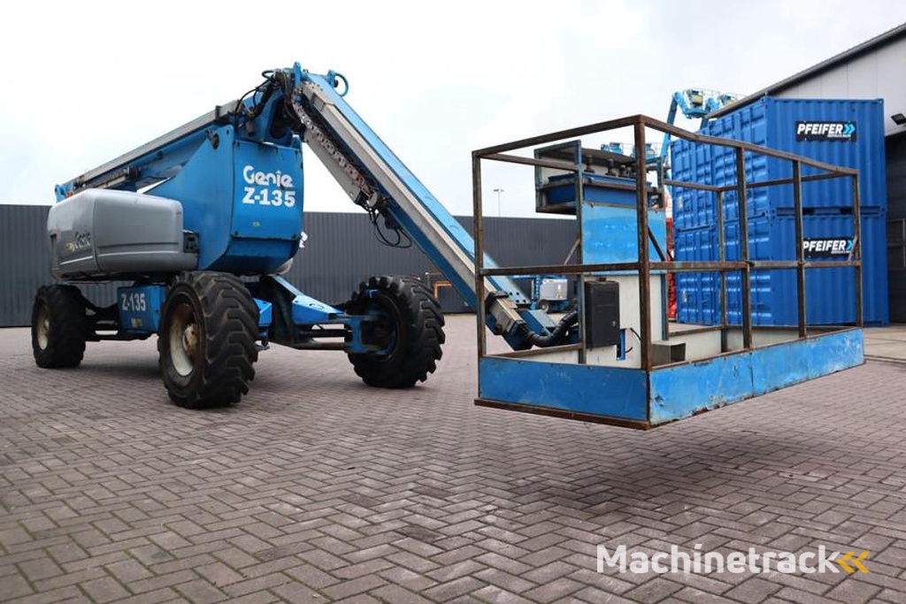 Genie Z135/70 Diesel, 4x4x4 Drive, 43m Lifting Height, 2