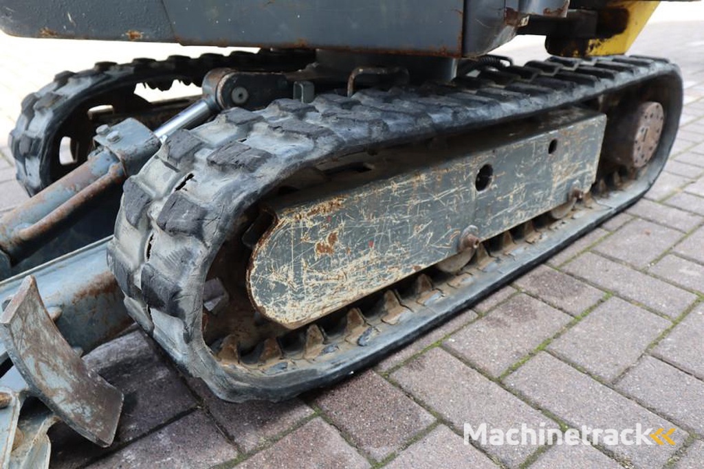 Wacker Neuson E08-01 Wacker Neuson mini excavator including 2 bu