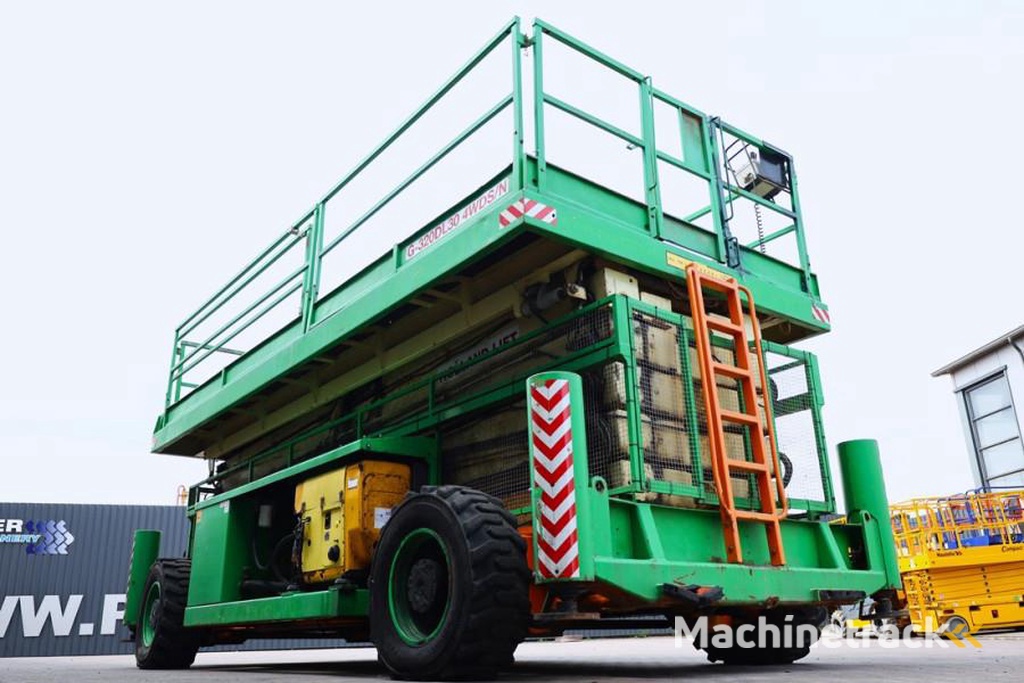 Holland Lift Megastar G-320DL30-4WDS/N Diesel, 4x4x4 Drive, 34m