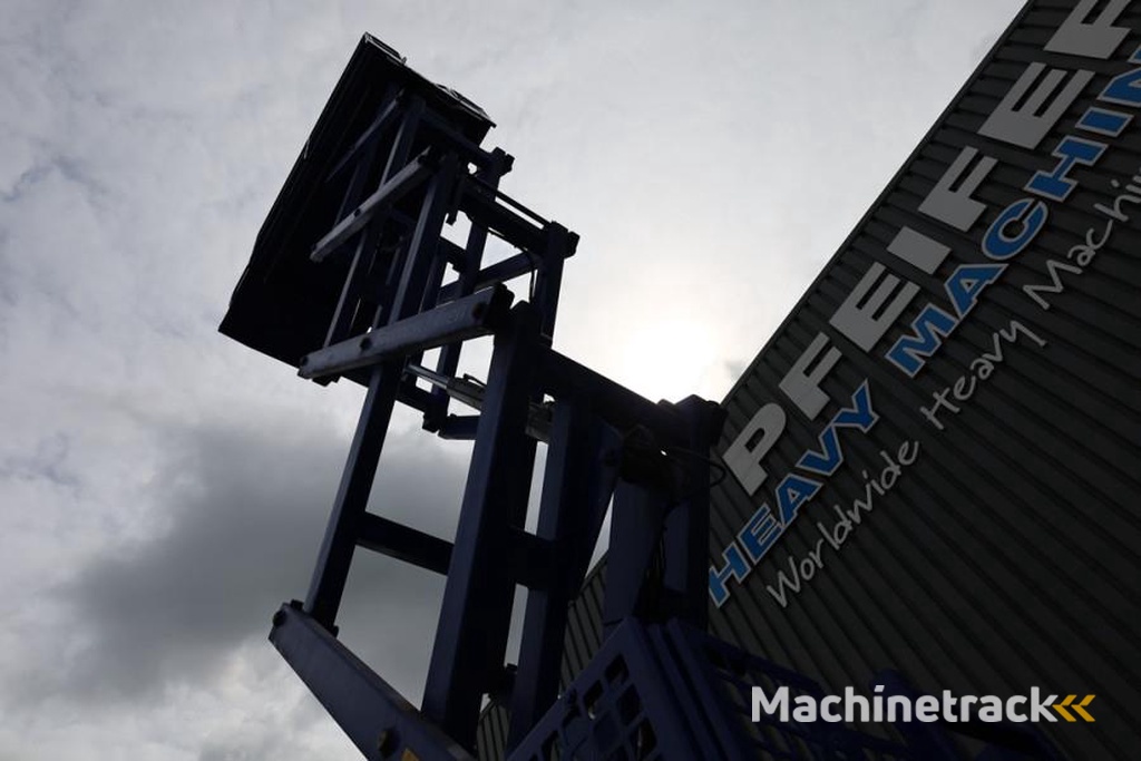 JLG 3369LE Electric, 12m Working Height, 450kg Capacit