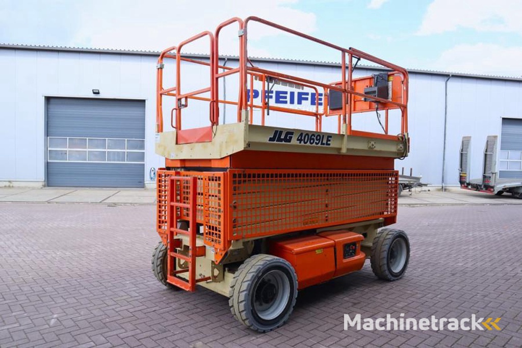 JLG 4069LE Electric, 14.2m Working Height, 360kg Capac