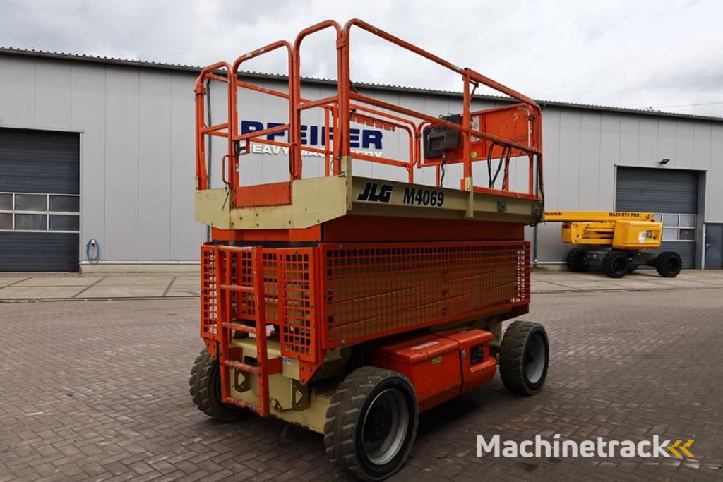 JLG M4069 Hybrid, 14.2m Working Height, 360kg Capacity