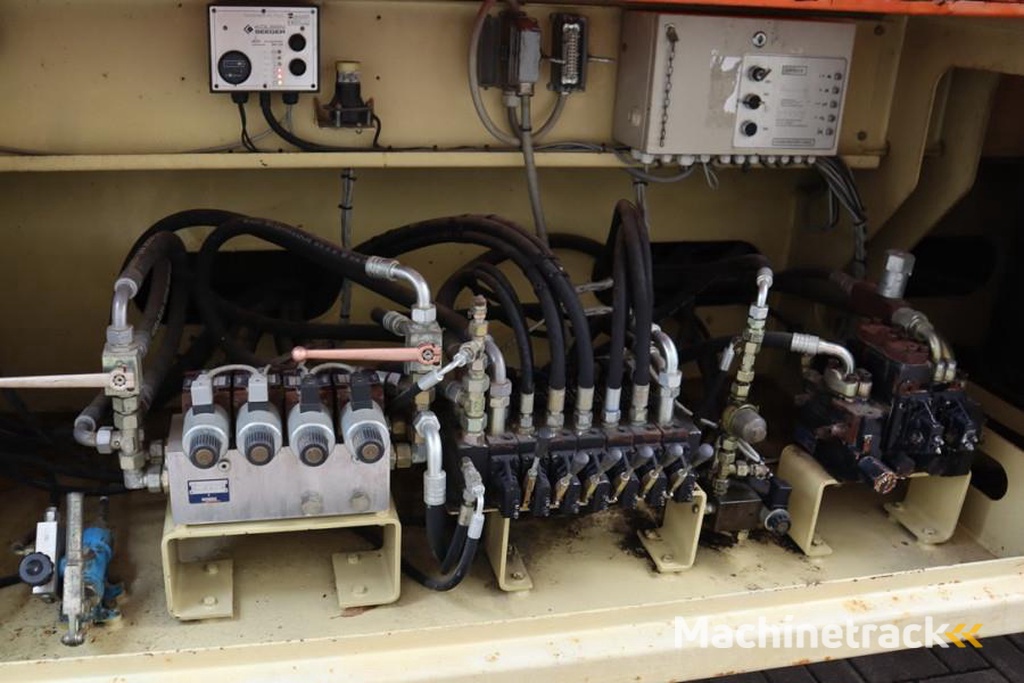 JLG SL320-30 Diesel, 4x4 Drive, 34m Working Height, 14