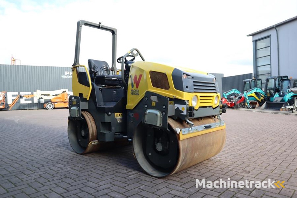 Wacker Neuson RD28-120 Diesel, Front And Rear Vibrating Smooth D