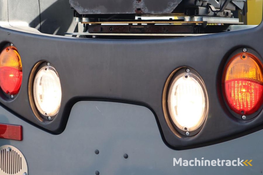 Wacker Neuson RD28-120 Diesel, Front And Rear Vibrating Smooth D