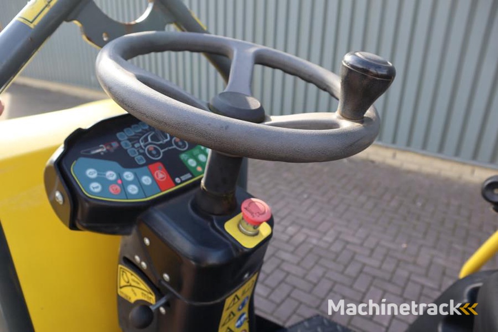 Wacker Neuson RD28-120 Diesel, Front And Rear Vibrating Smooth D