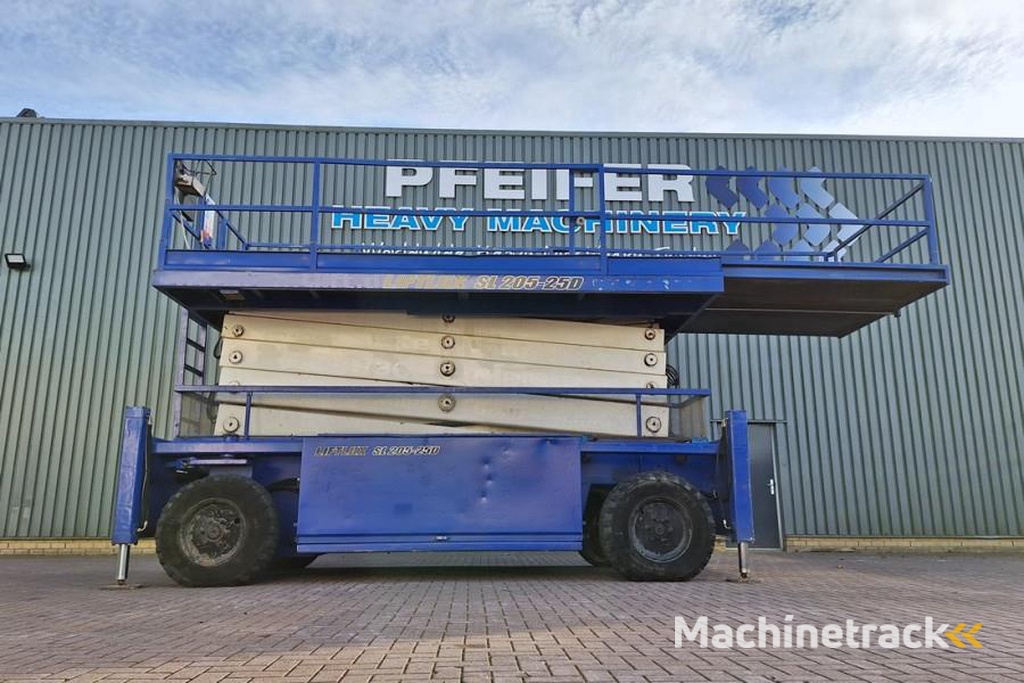 Liftlux SL205-25D4WDS/P Diesel, 4x4 Drive, Hydraulic Deck