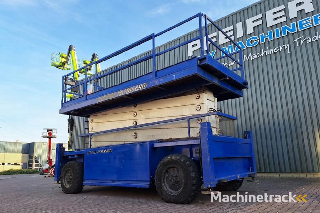 Liftlux SL205-25D4WDS/P Diesel, 4x4 Drive, Hydraulic Deck