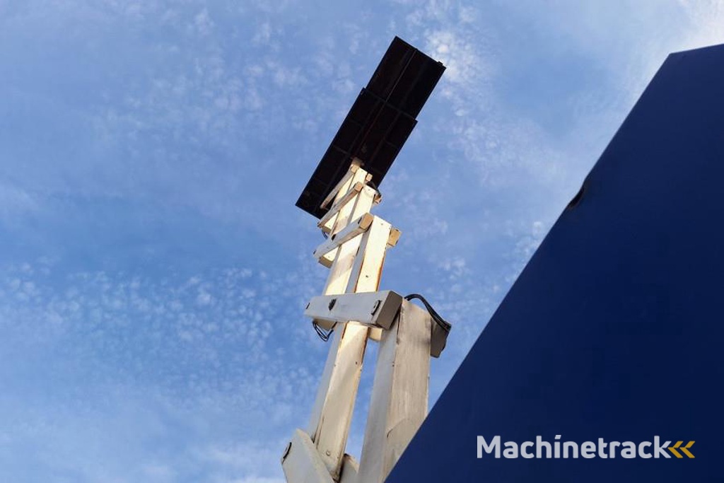 Liftlux SL205-25D4WDS/P Diesel, 4x4 Drive, Hydraulic Deck