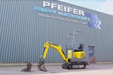 Minituur van Wacker Neuson E08-01 Wacker Neuson mini excavator including 2 bu