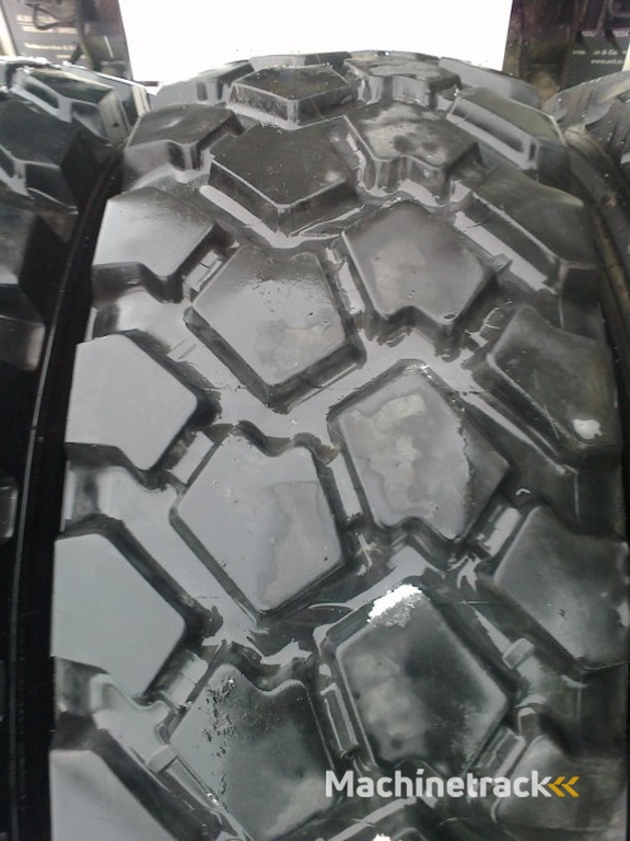 Michelin xzl 14.5R20 365/80R20 98%