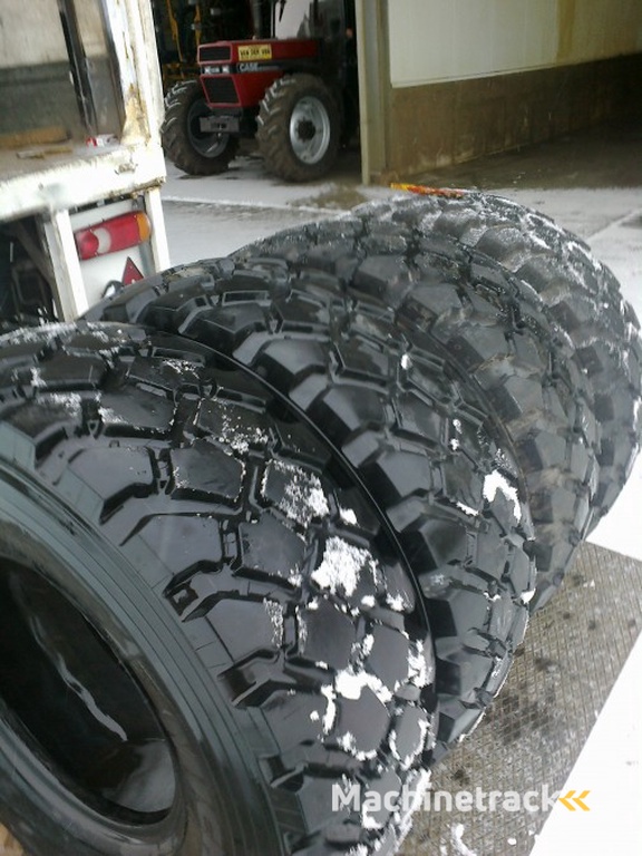 Michelin xzl 14.5R20 365/80R20 98%